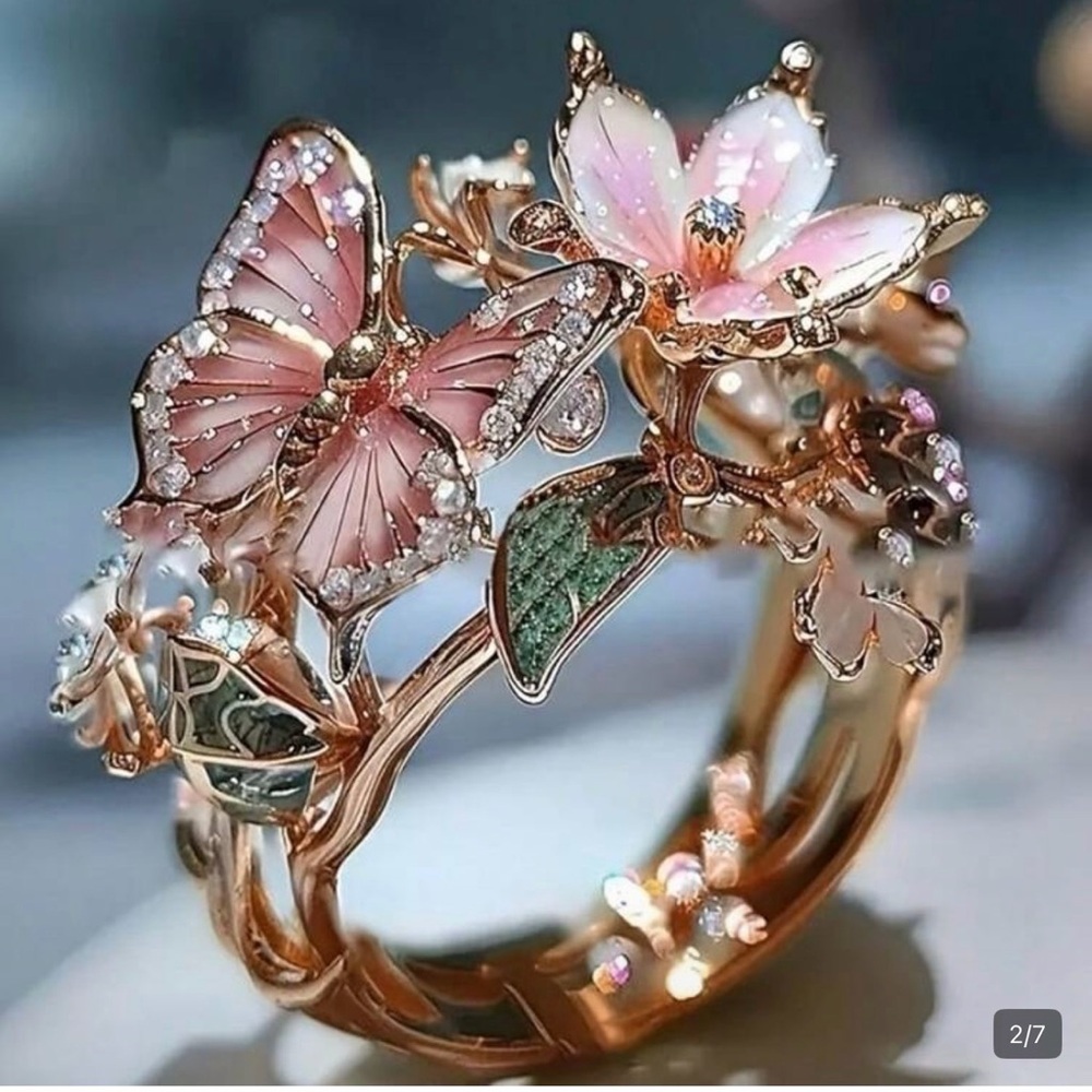 SOLD❌ SOLD❌ I can reorder if interested Elegant Butterfly Flower Ring Adjustable